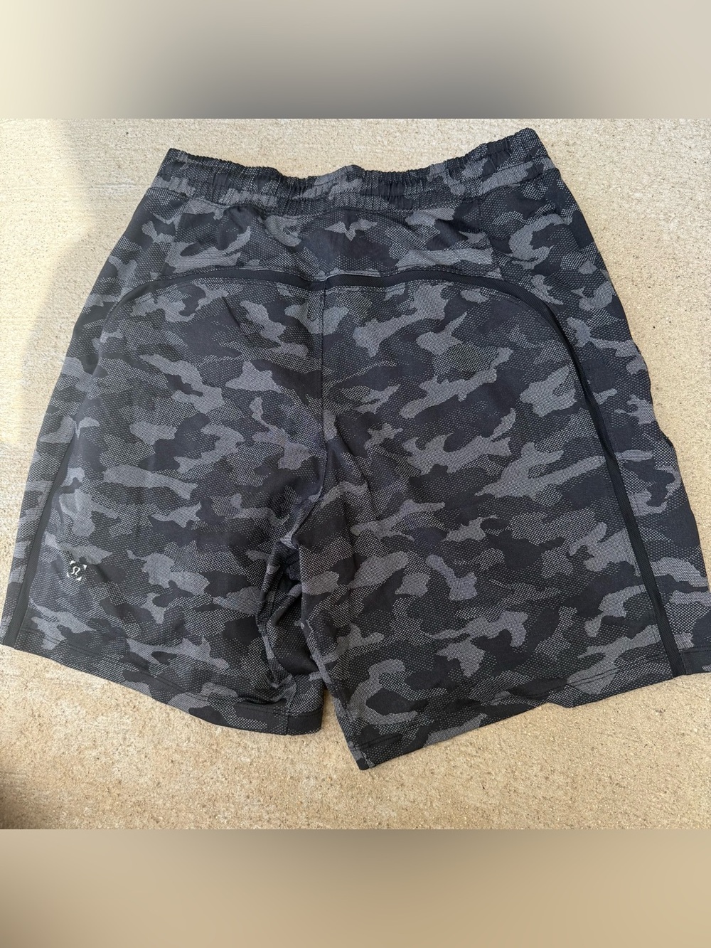 Lululemon Shorts Mens Small Camo Black Pace Breaker 7" Linerless